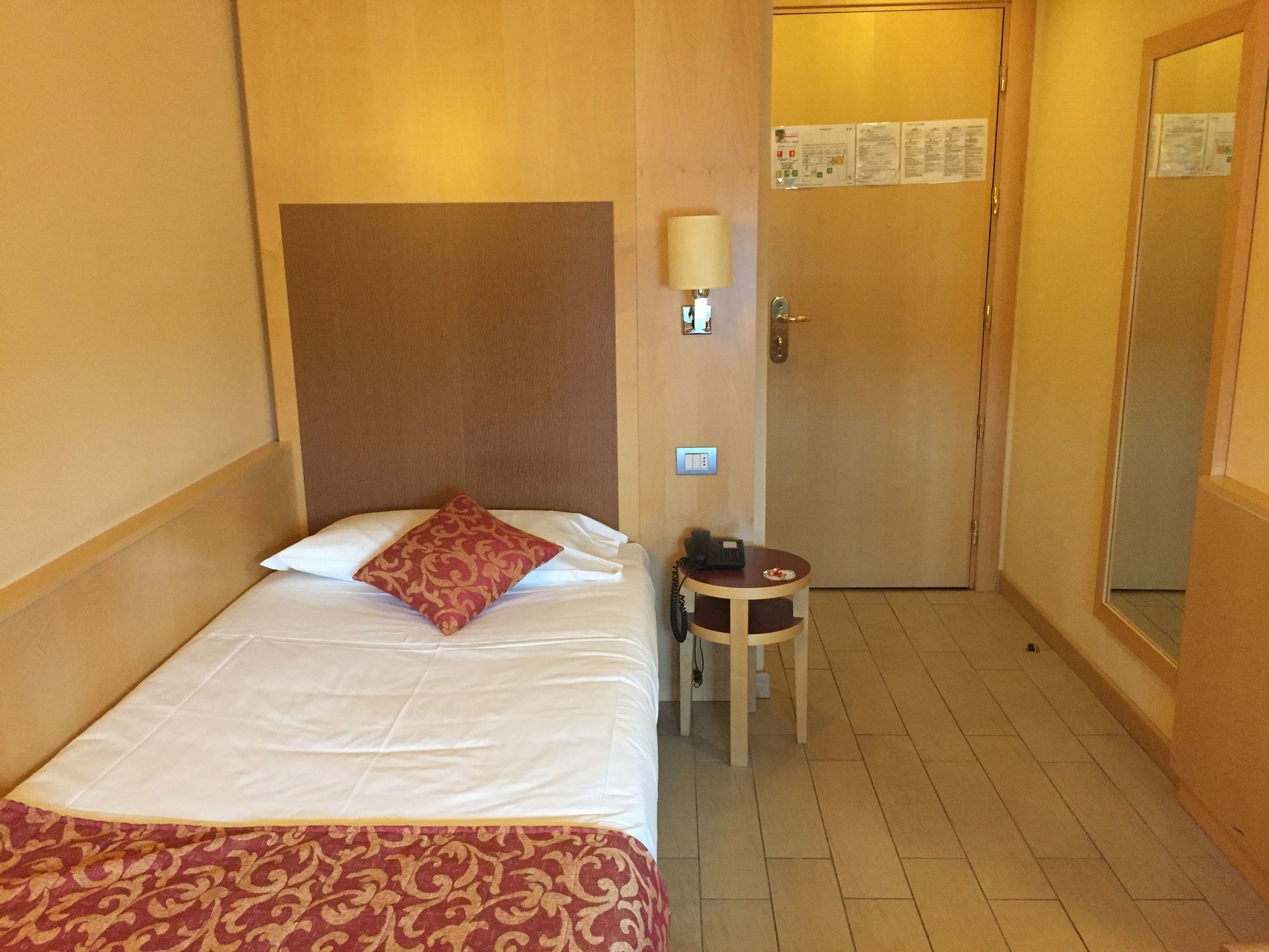 Mokinba Hotels Cristallo Milan Exterior photo