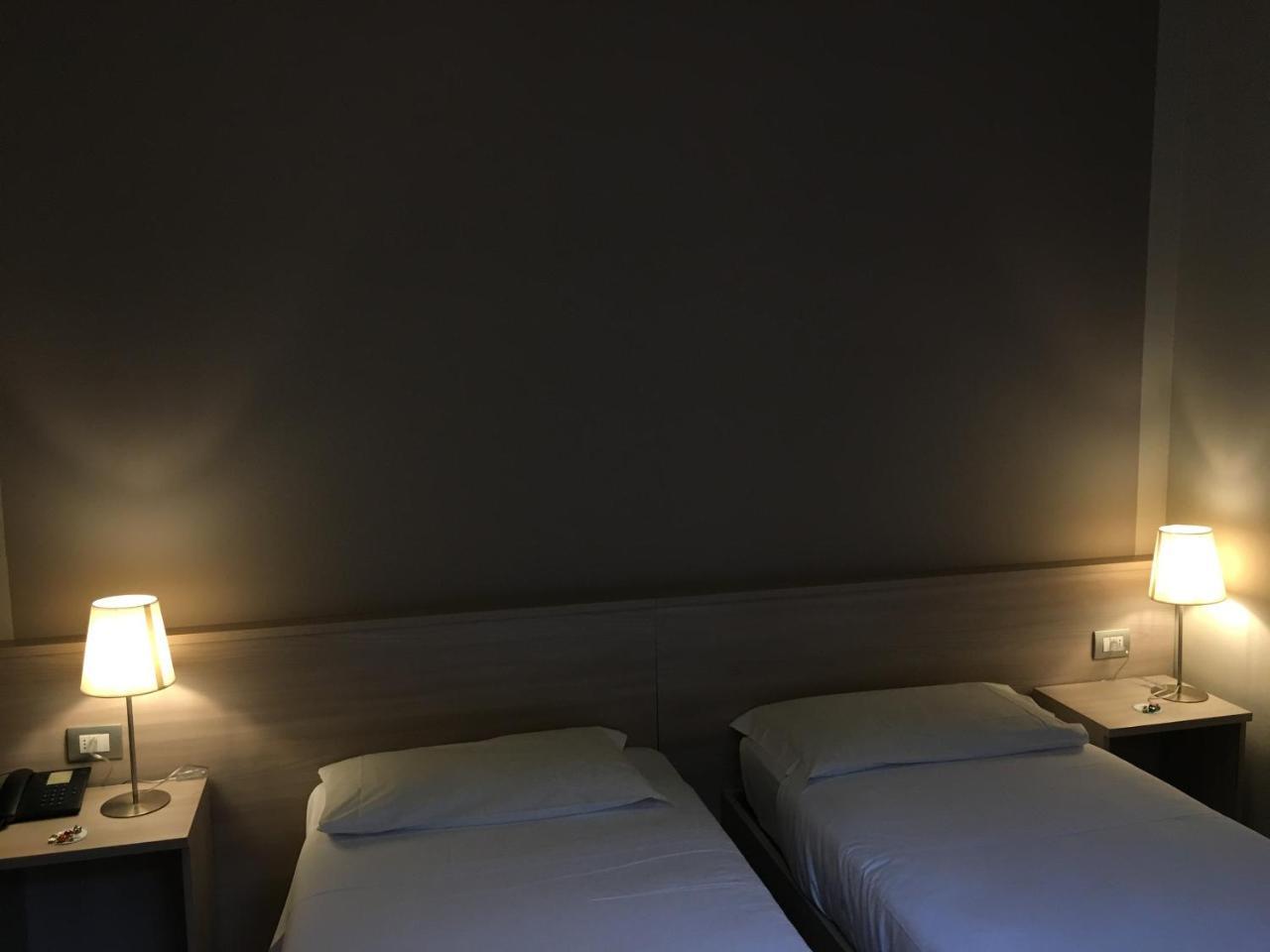 Mokinba Hotels Cristallo Milan Exterior photo